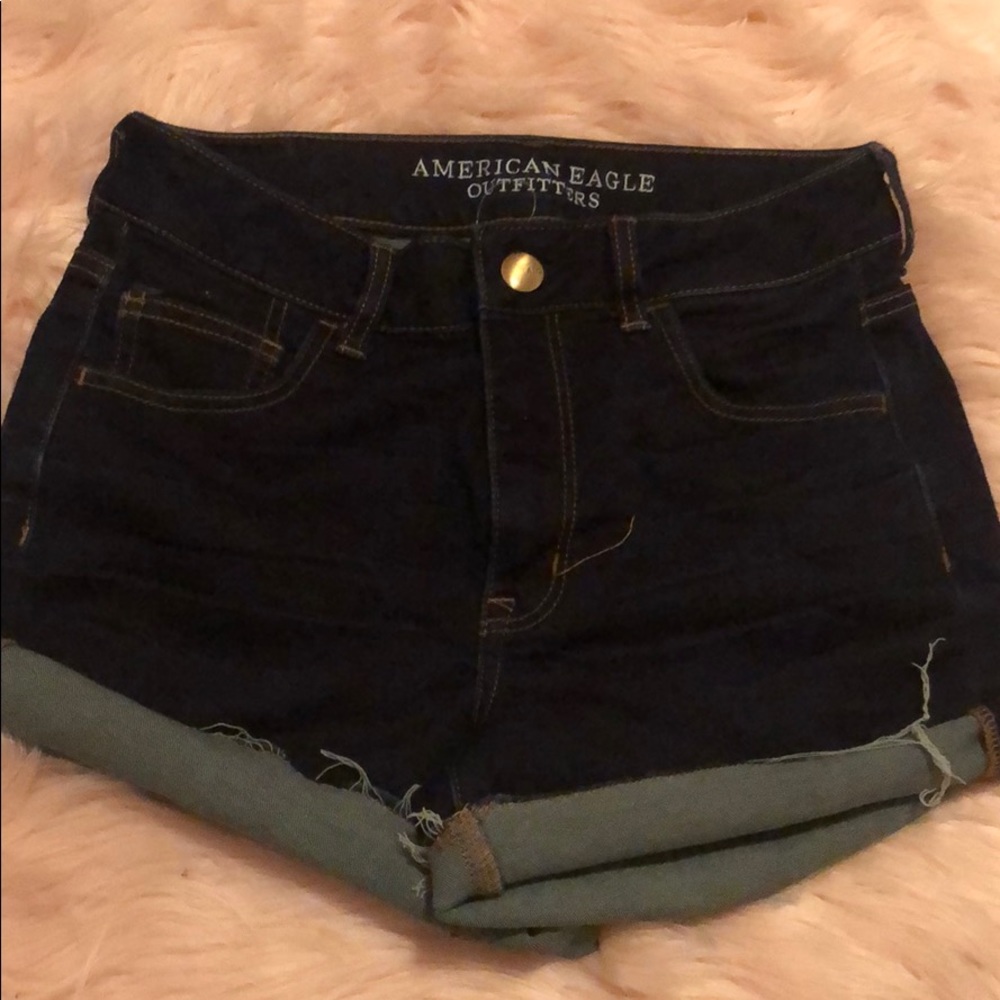 American Eagle Hi-Rise Shortie in a dark wash